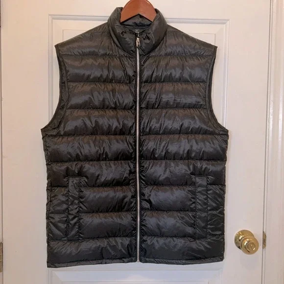 H&M feather down sleeveless zippered vest - Picture 2 of 9